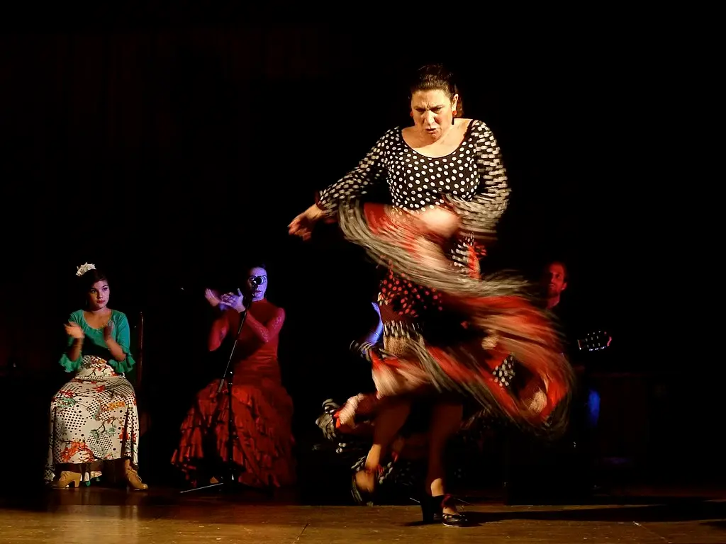 Bailora Peña Flamenca