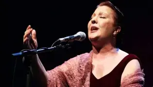 Carmen Linares