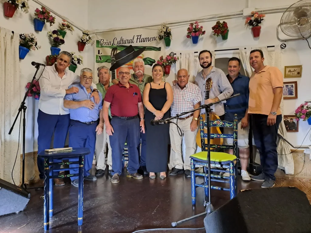Homenaje a la mujer del socio Curro de utrera