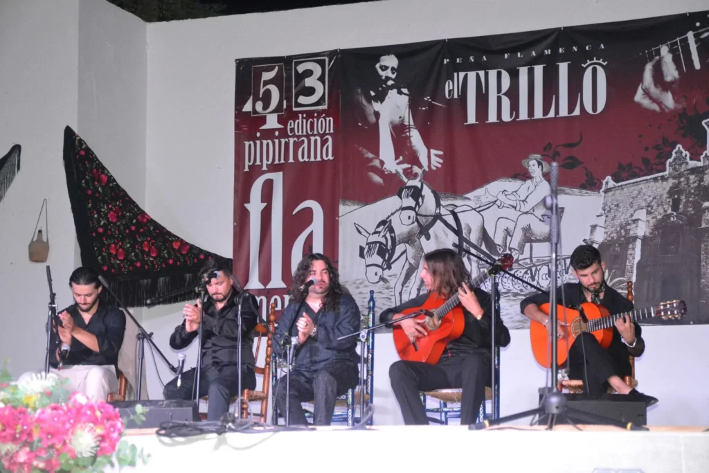 Iván Chasquío al cante y Javier de Ana María al toque en la 53 Pipirrana Flamenca