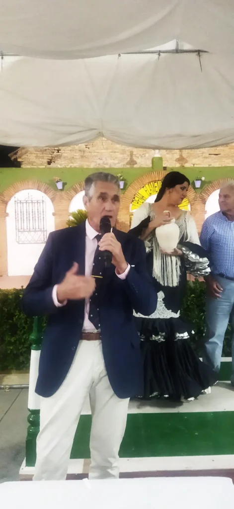 José López Gamero en Plena Presentación en un Evento en Directo