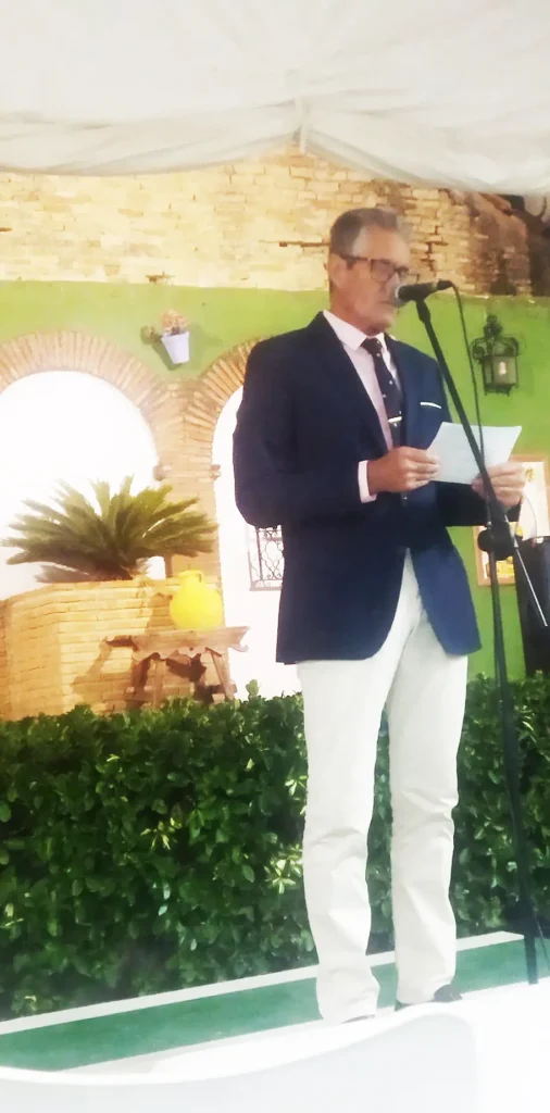 José López Gamero en plena Presentación de los Artistas