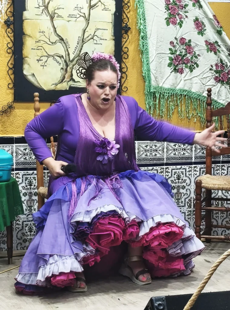 María del Mar Martos destacando en su cante en el Homenaje a la Mujer de la Peña Flamenca de Martos