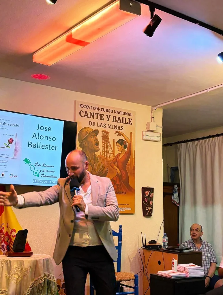 Abraham Ruiz en plena actuación para la Peña Cultural Flamenca y Literaria Peñarriblense