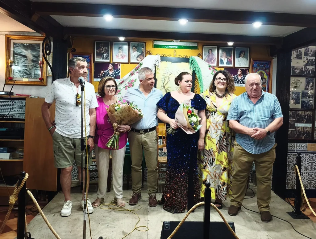 Entrega del Ramo de Condecoración de la en la Peña Cultural Flamenca de Martos