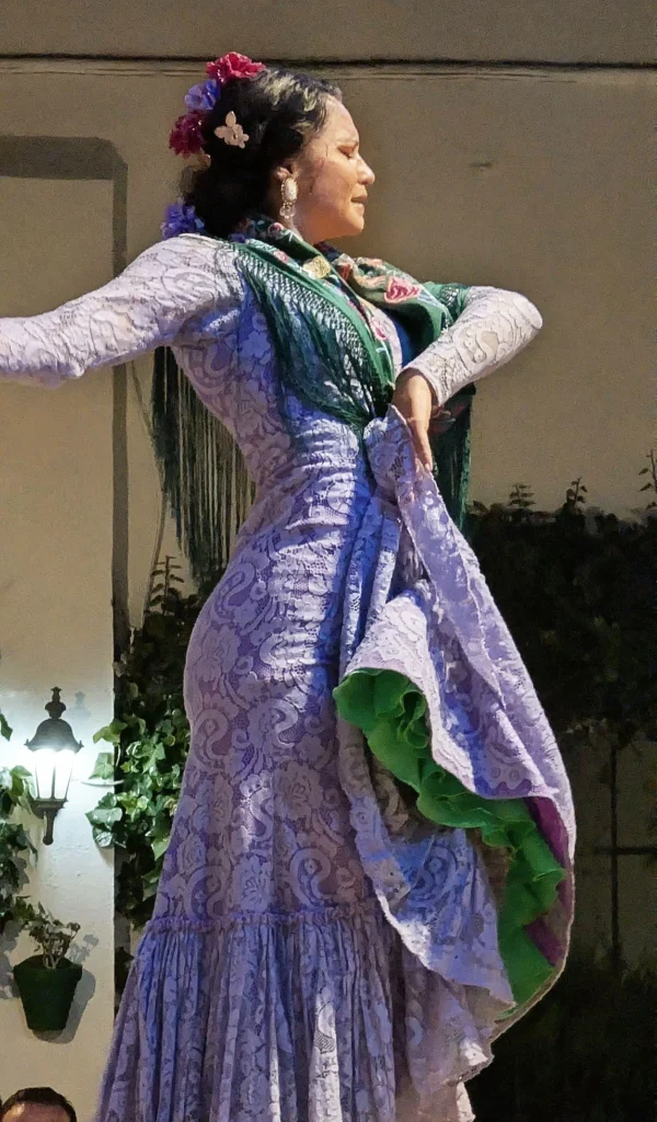Macarena Cocinero Bailando para la Presentación del Cartel XLII Festival Flamenco en la Peña Flamenca Curro Malena