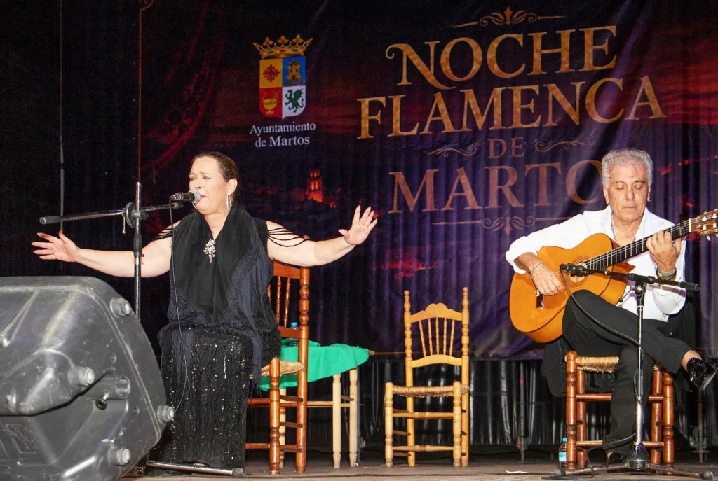 Fotografía de uno de los cantes de La XLIX Noche Flamenca de Martos