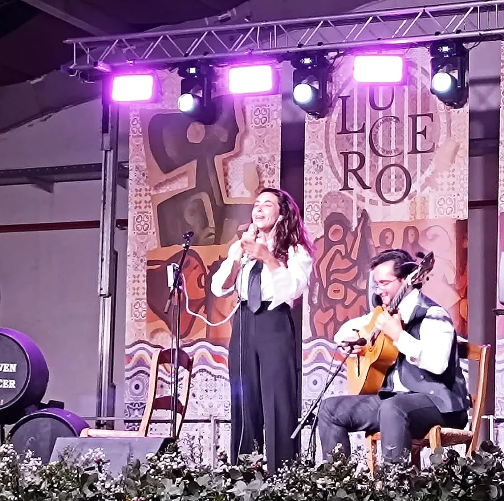 Fotografía de Cantaora y Guitarrista en el 51º Cata Flamenca
