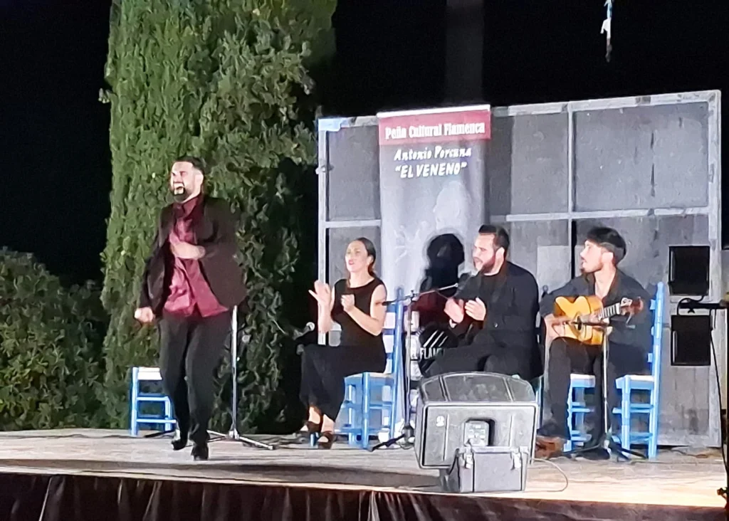 Ángel Reyes y su Cuadro en la Noche Flamenca en El Veneno Algallarín