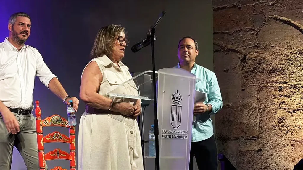 Fotografía del cante de XIII Memorial José Navarro Zacarías en la Peña Flamenca El Despertar