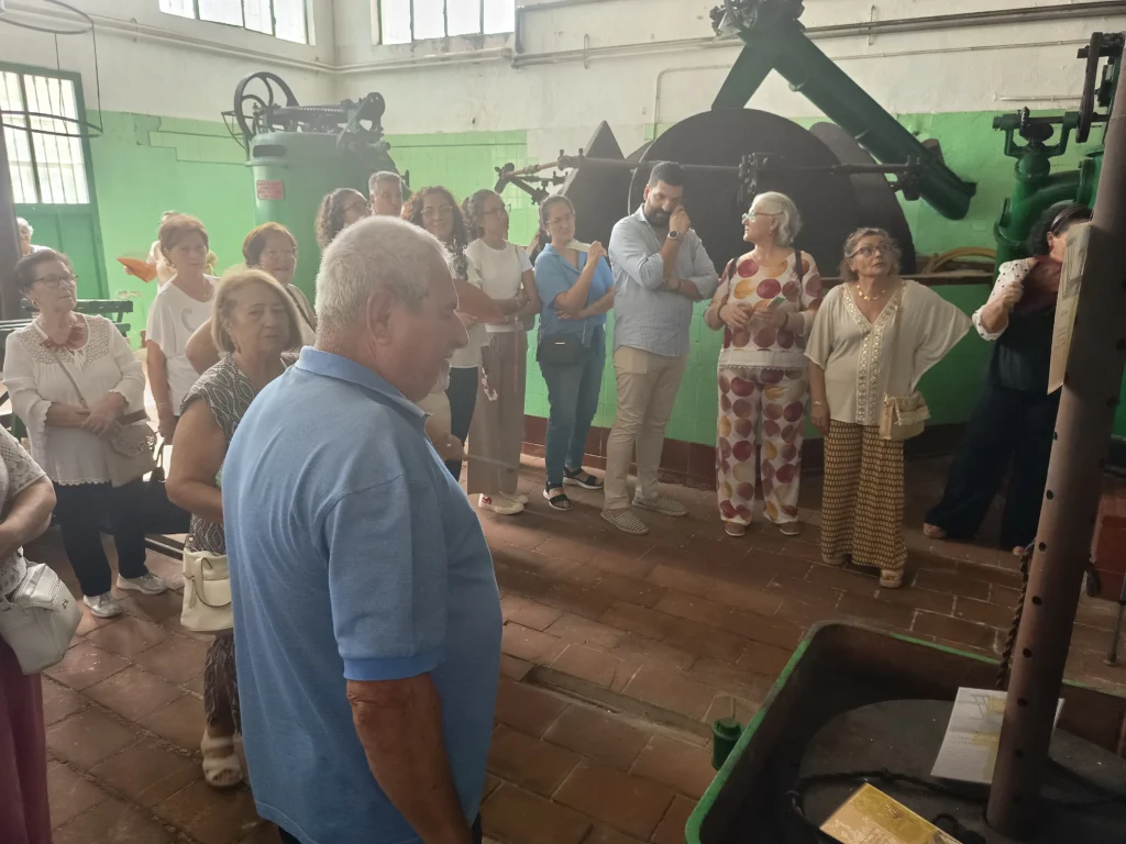 Fotografía en la visita por La Carlota de la Ruta Flamenca La Carlota