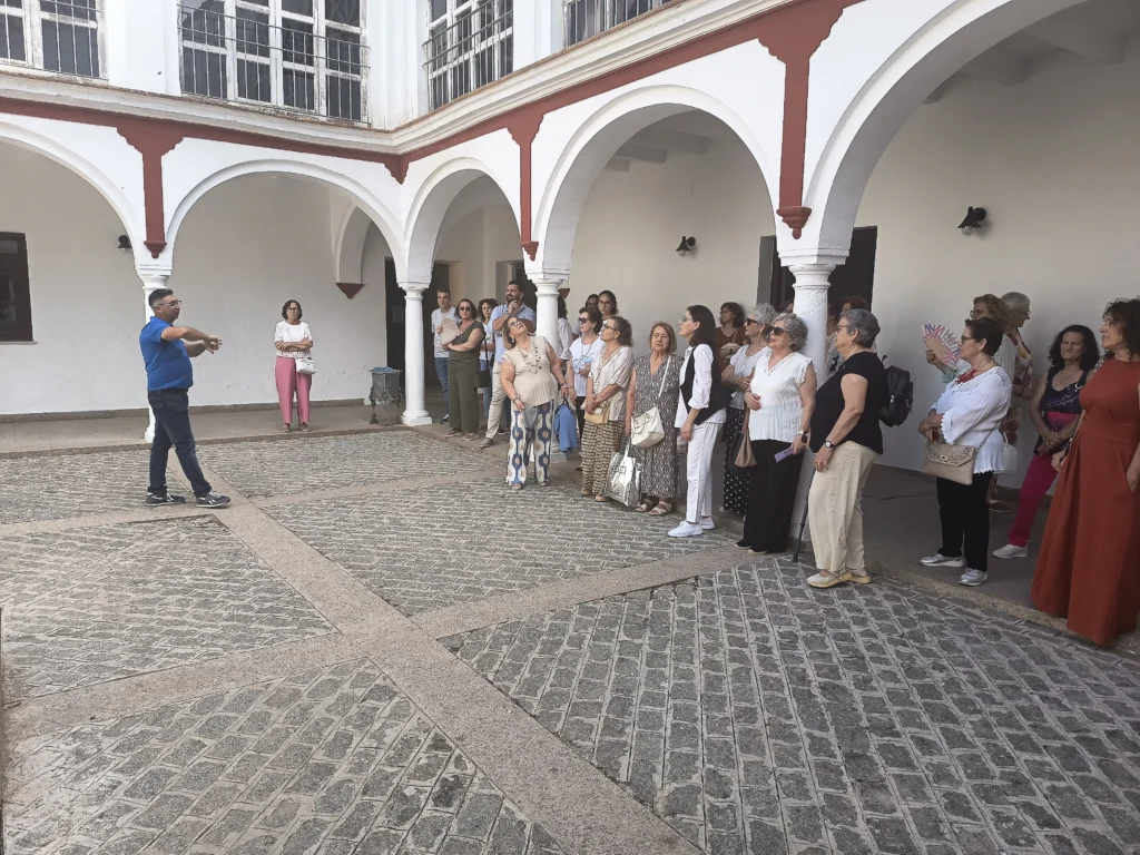 Fotografía en la visita por La Carlota de la Ruta Flamenca La Carlota