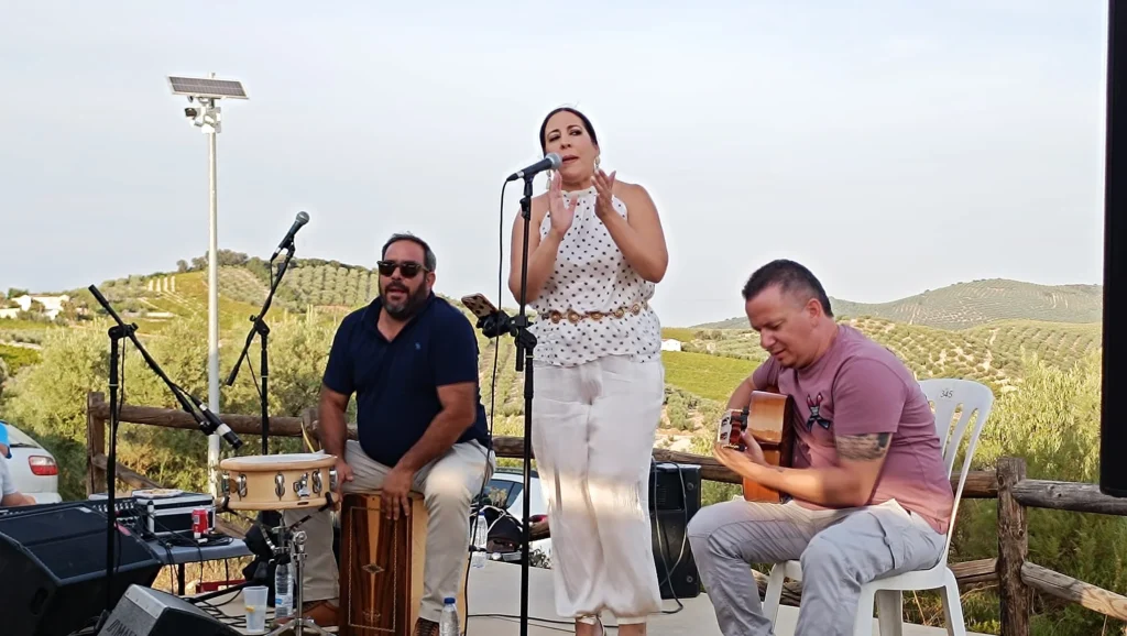 Fotografía del Cante en el Cerro Don Juan Por la Peña Cultural Flamenca El Lucero