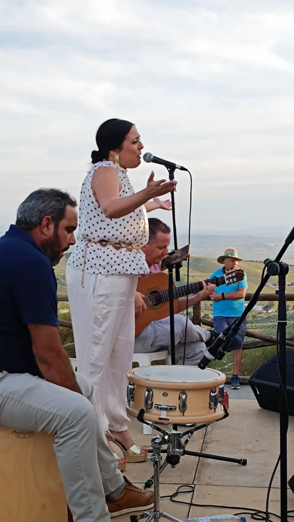 Fotografía del Cante en el Cerro Don Juan Por la Peña Cultural Flamenca El Lucero