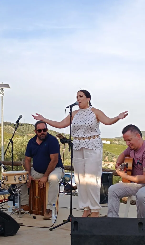 Fotografía del Cante en el Cerro Don Juan Por la Peña Cultural Flamenca El Lucero