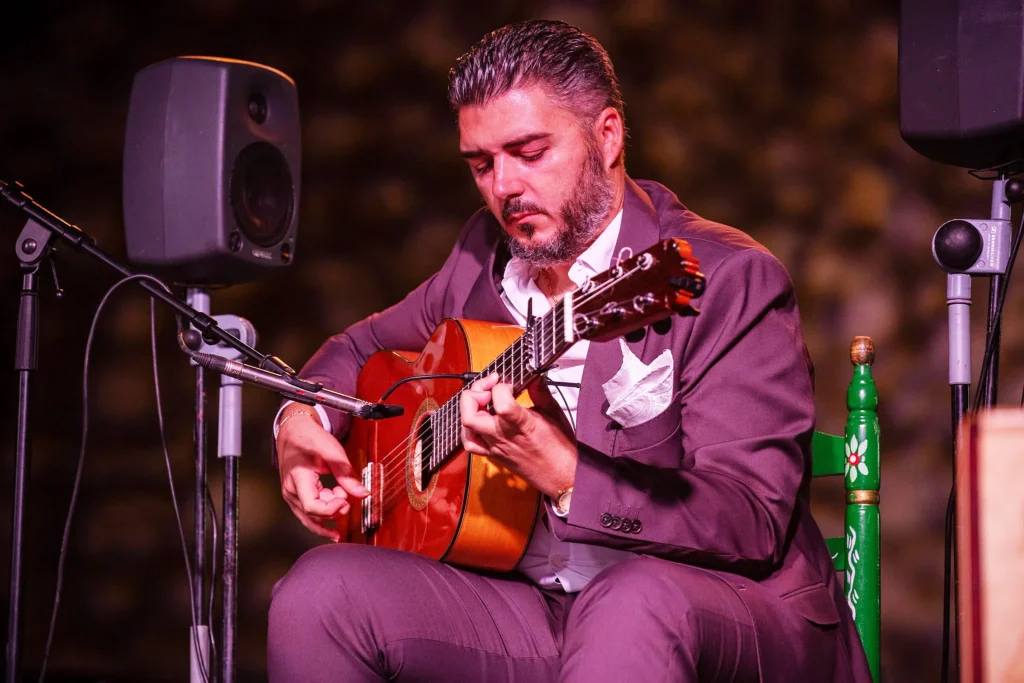 El toque de el IX Festival de Cante Flamenco La Naranjá de Palma de la Peña Cultural Flamenca La Soleá de Palma del Rio