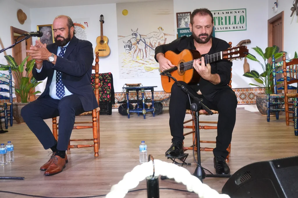 Fotografía en pleno evento del XXXIV Itinerario Flamenco en la Peña Flamenca El Trillo
