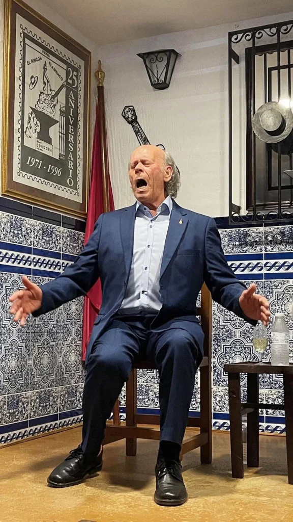 Fotografía de Rafael Ordoñez en el 55 Aniversario Recital Flamenco de la Peña Cultural Flamenca El Rincón Flamenco 12 de Octubre