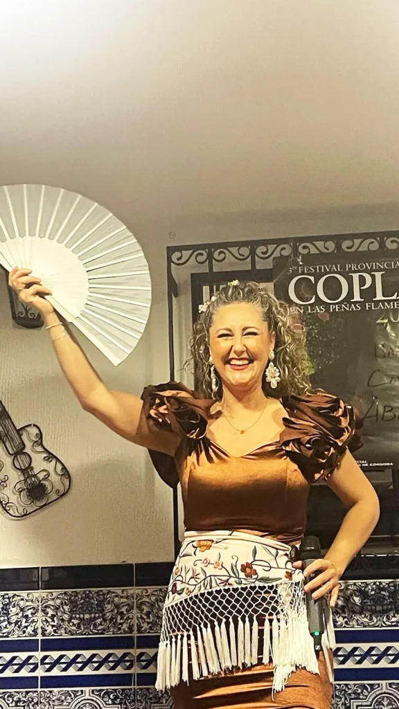 Fotografía de Mari Carmen Abad en el 3º Festival Provincial de Copla en las Peñas Flamencas en la Peña Cultural Flamenca El Rincón del Flamenco