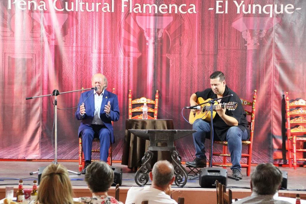 Fotografía de Rafael Ordoñez en el Recital Flamenco de la Peña Cultural Flamenca El Yunque
